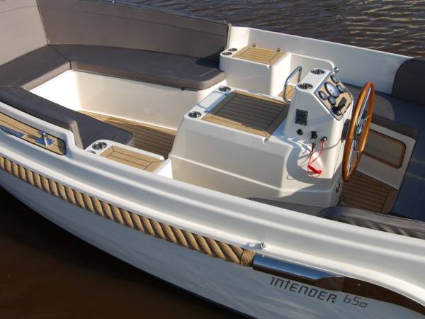 Interboat Intender 650