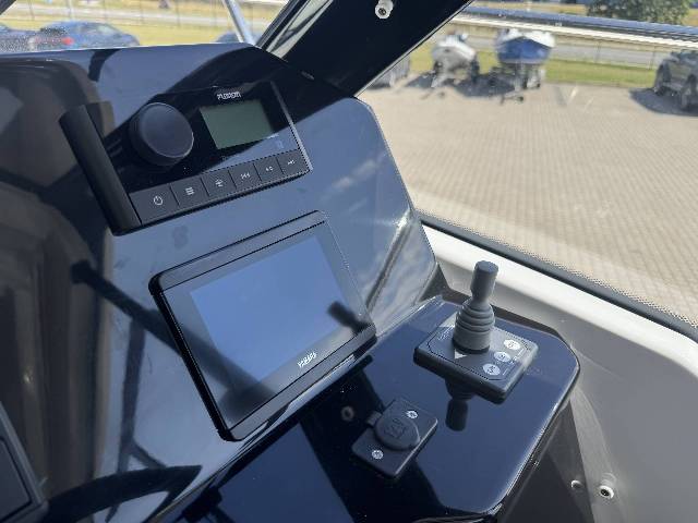 Jeanneau Merry Fisher 795 Serie 2 - Yamaha 150 HK/LOADET Udstyr
