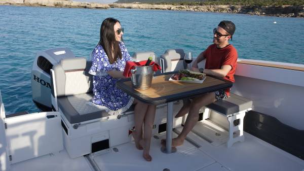 Karnic SL800 - F375 XTO - V8 Yamaha/Udstyr