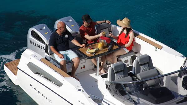 Karnic SL800 - F375 XTO - V8 Yamaha/Udstyr