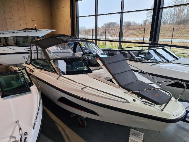 Nordkapp Noblesse 720 - Yamaha 200 HK/Udstyr