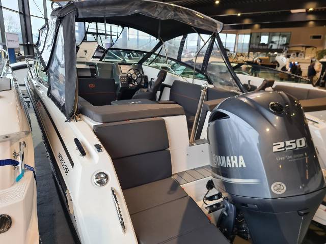 Nordkapp Noblesse 720 - Yamaha 200 HK/Udstyr