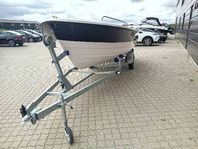 Nydam 550 m/ Yamaha F40