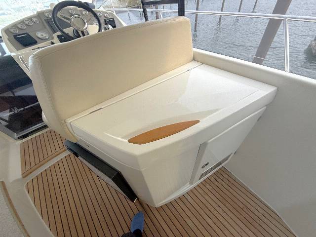 Prestige 42S - Twin Volvo Penta IPS500/Udstyr