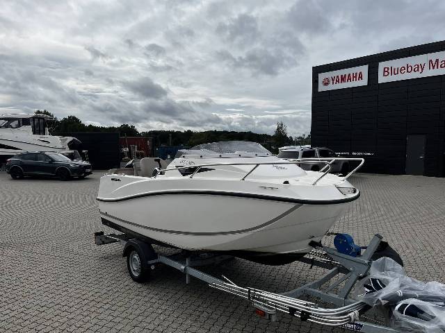 Quicksilver 455 Cabin