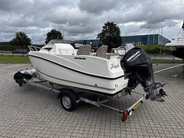 Quicksilver 455 Cabin