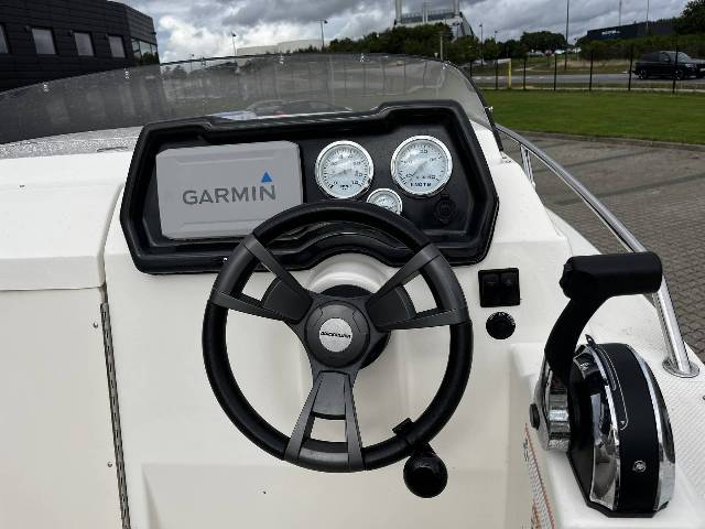 Quicksilver 455 Cabin