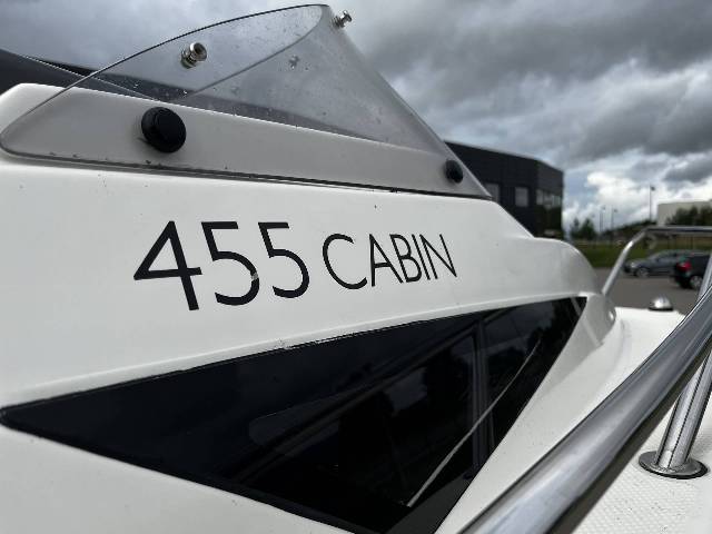 Quicksilver 455 Cabin