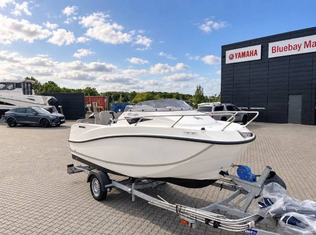 Quicksilver 455 Cabin