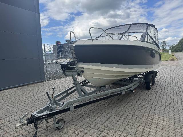 Quicksilver 675 Activ Cruiser m/Mercury F225 og udstyr
