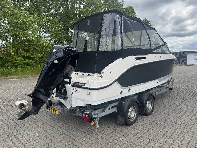 Quicksilver 675 Activ Cruiser m/Mercury F225 og udstyr