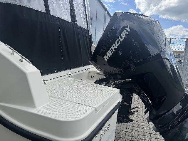 Quicksilver 675 Activ Cruiser m/Mercury F225 og udstyr
