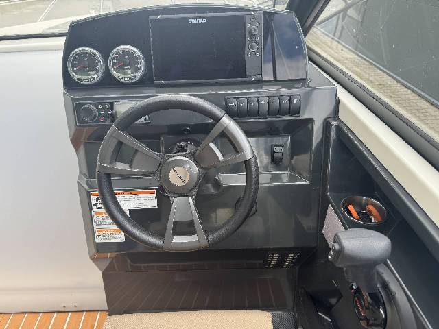 Quicksilver 675 Activ Cruiser m/Mercury F225 og udstyr