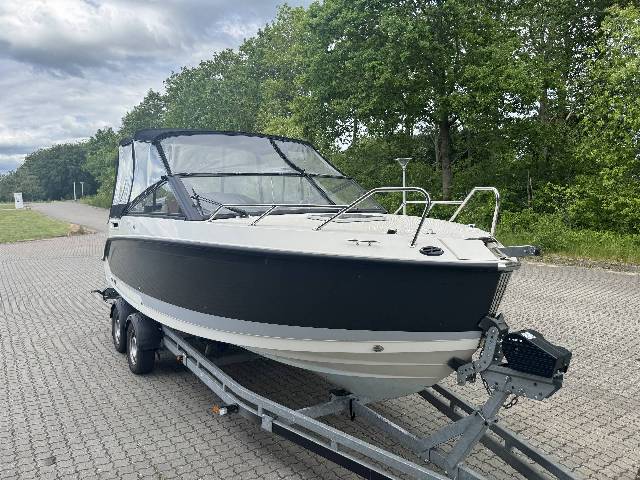 Quicksilver 675 Activ Cruiser m/Mercury F225 og udstyr