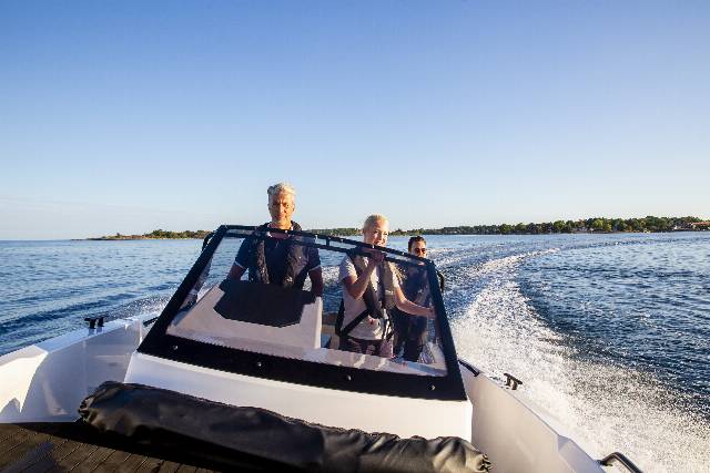 Ryds 735VI - 200 HK Yamaha/Udstyr