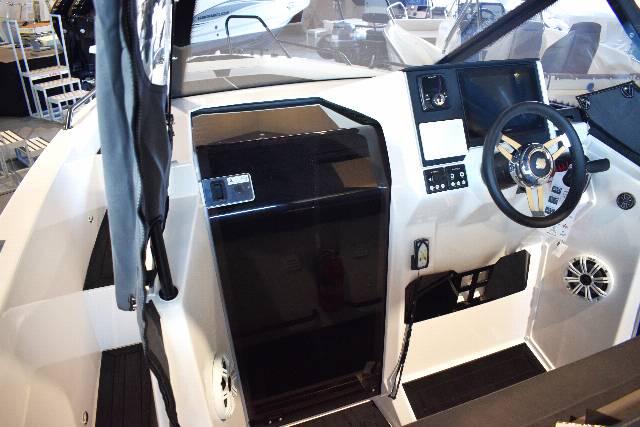 Ryds 735VI - 200 HK Yamaha/Udstyr