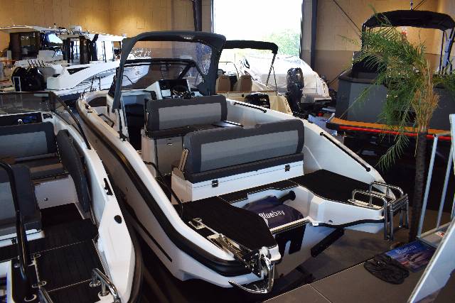 Ryds 735VI - 200 HK Yamaha/Udstyr