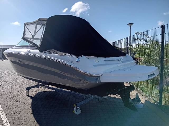 Searay 220  Sunsport m/ Mercruiser 4.3