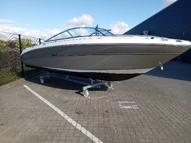 Searay 220  Sunsport m/ Mercruiser 4.3