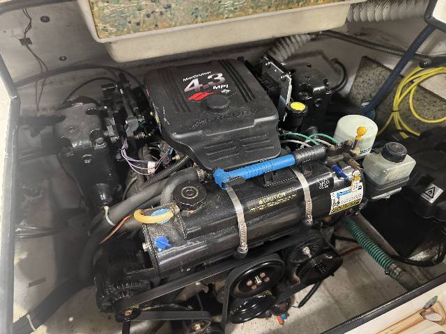 Uttern D68 Exclusive - Mercruiser 4.3