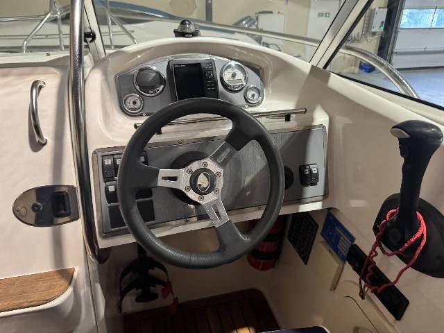 Uttern D68 Exclusive - Mercruiser 4.3