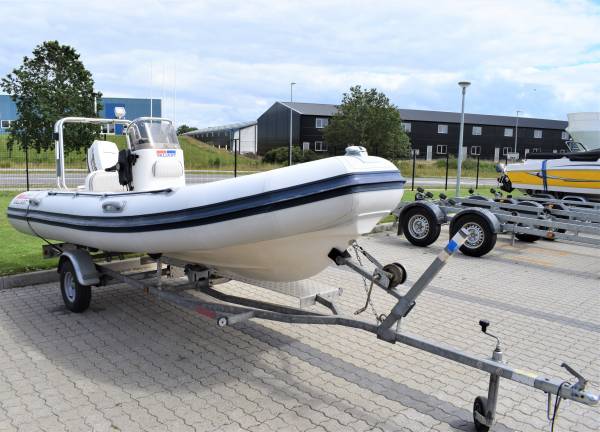 Valiant Rib 450 m/ Johnson 60hk