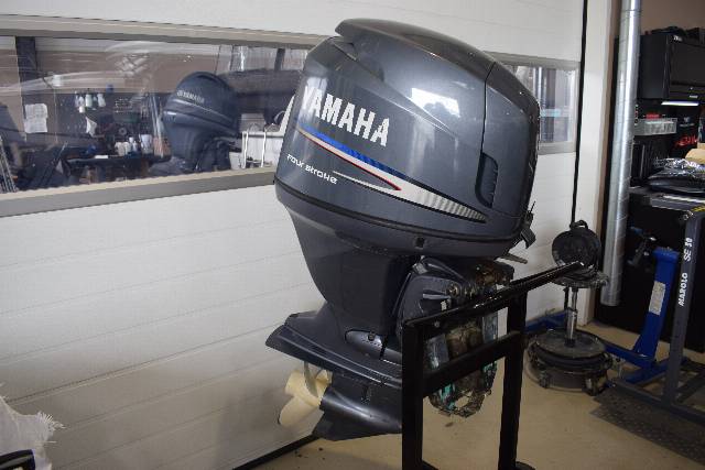 Yamaha F115 HK - 2010