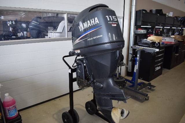 Yamaha F115 HK - 2010